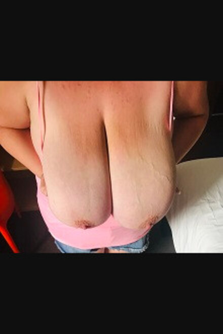 Mandy Bev Hangers videos on CurveFanz